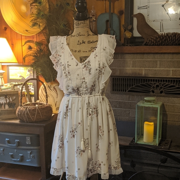 Abercrombie & Fitch Dresses & Skirts - Abercrombie &Fitch mini flowy dress